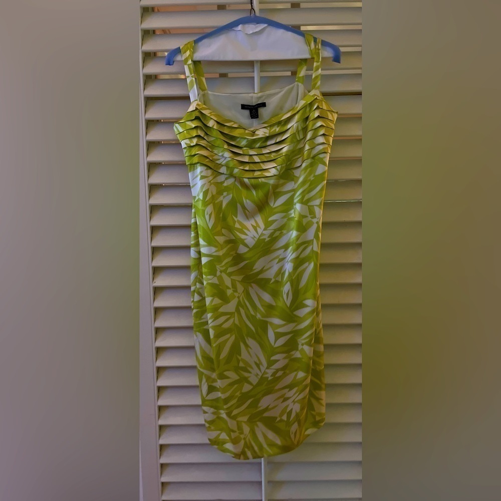 Kenneth Cole Silk Dress Size 8 EUC